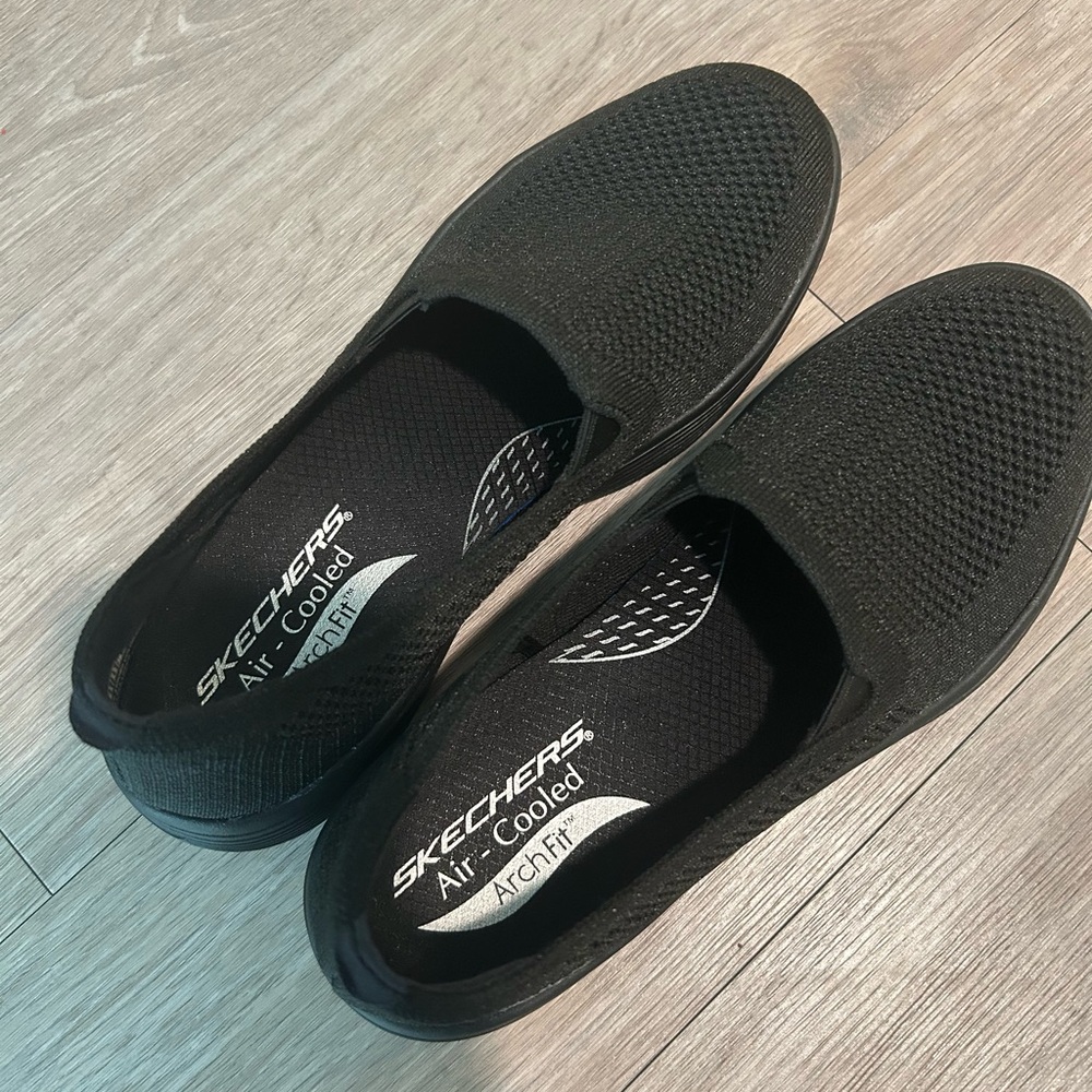 Skechers Black Knit Slip-On Casual Loafers